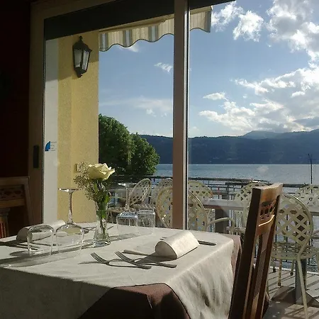 L'angolo Dei Pescatori Отель Cerro (Laveno-Mombello)